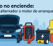 Auto no enciende con el capó abierto junto a una batería y un arrancador portátil